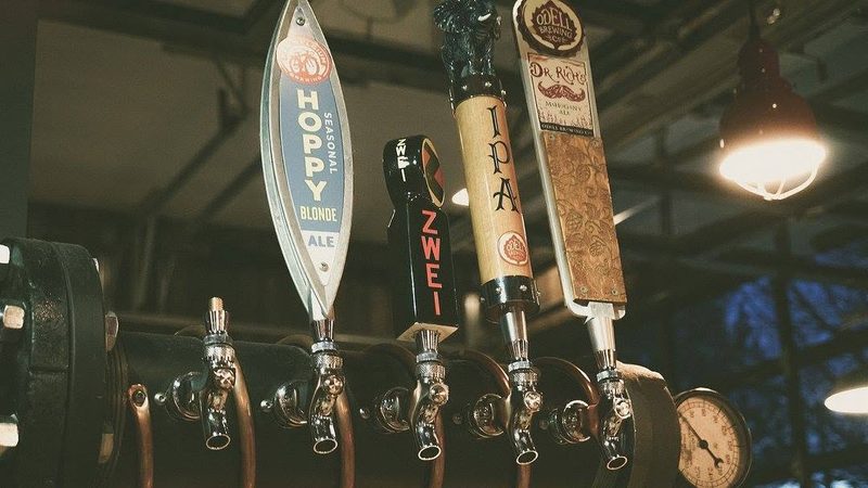 Tap handles on the ottoPINT bar